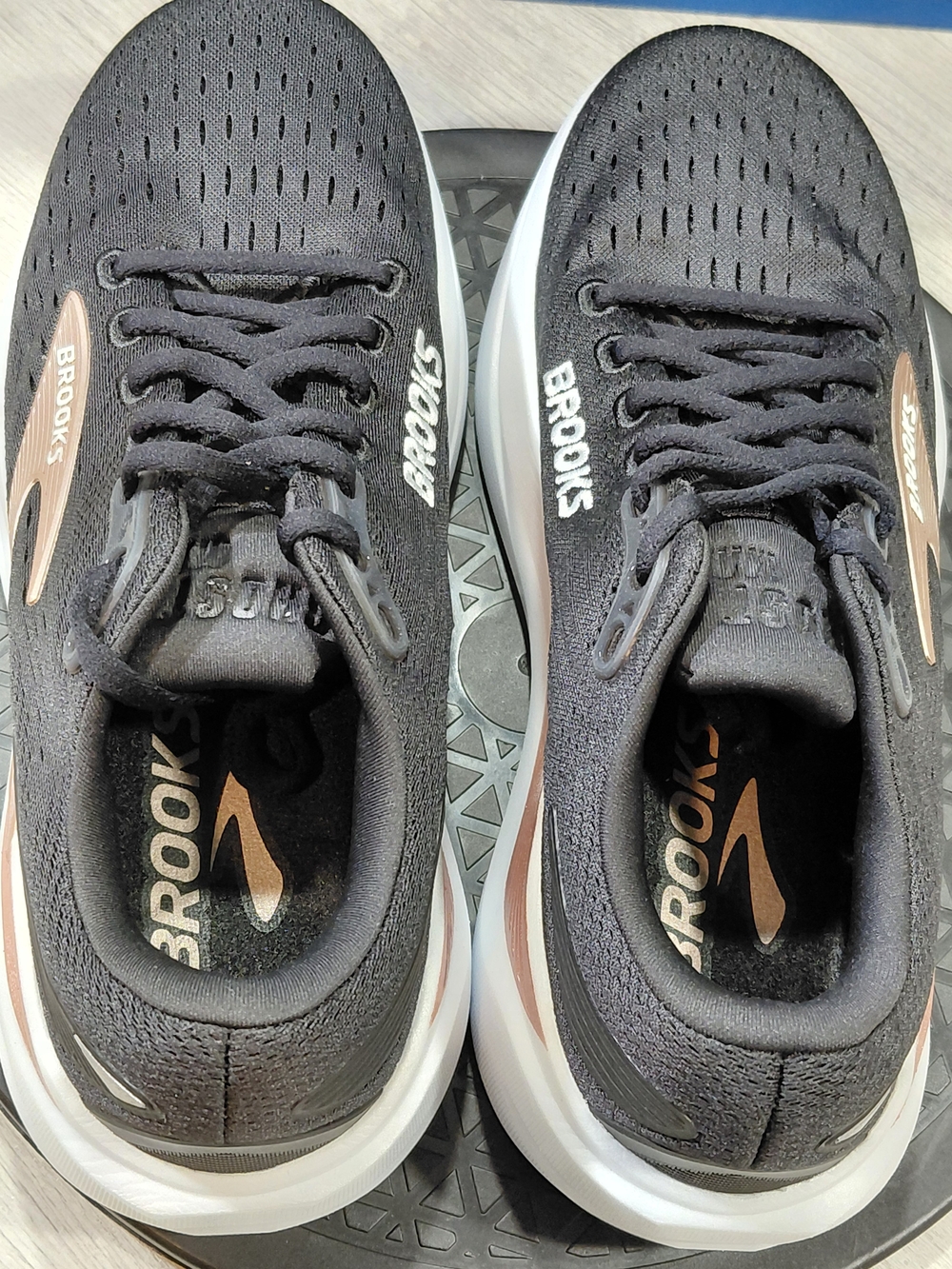 NEW Brooks Womens Ghost Max 3 Running Shoes - Black with Rose Gold SIZE 8B - Picture 8 of 14